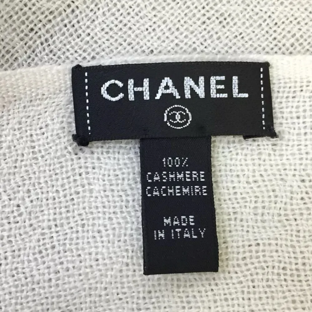 Auth Chanel 100% Creamy White Cashmere CC Gold Sequins Stole Scarf Muffler Wrap